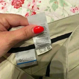 COLUMBIA “ Cargo Pang” size 6 Short